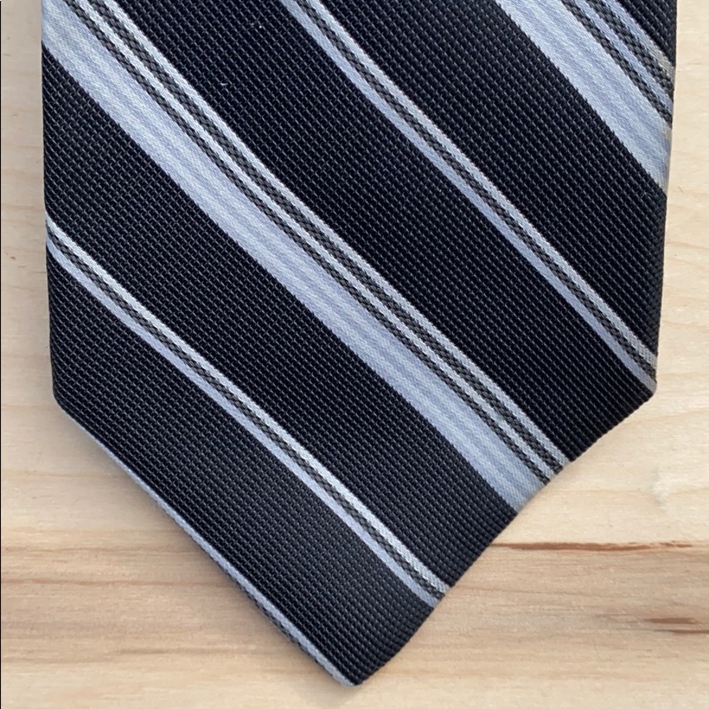 Like New Jones New York Black & Blue Striped Tie